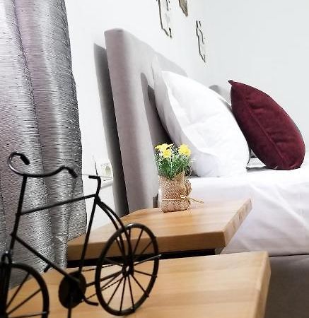 Spacious And Cozy Apartment - Ajia Apartment Tirana Extérieur photo